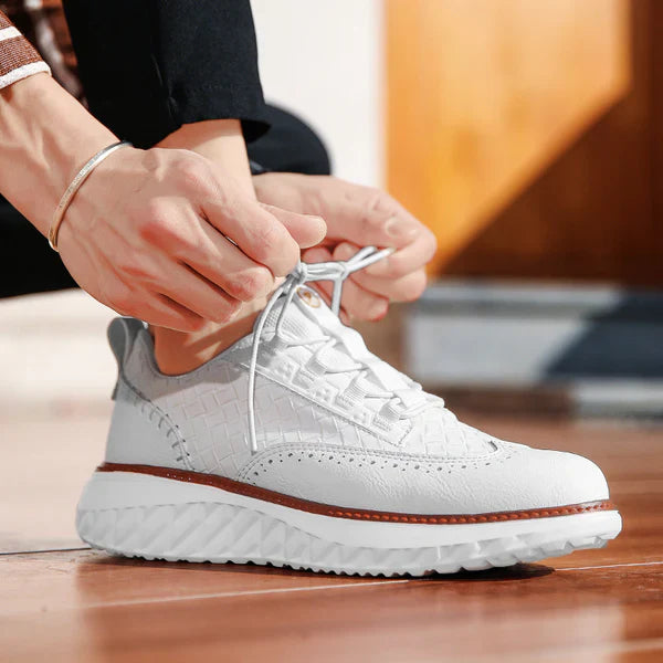 Large size lightweight casual sports shoes