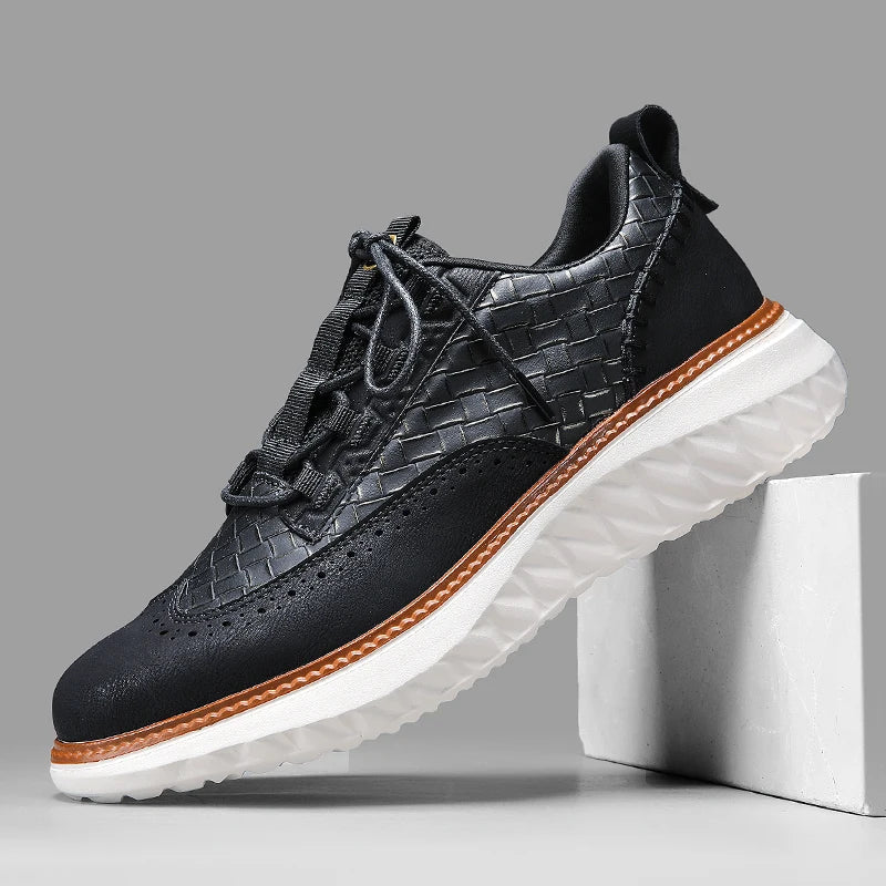 Large size lightweight casual sports shoes