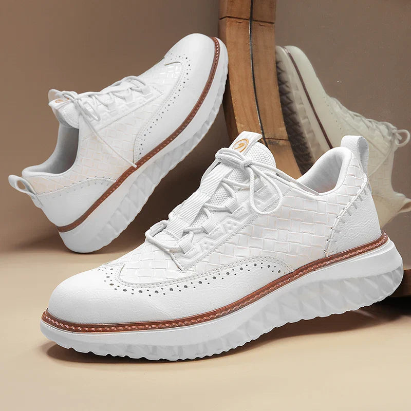 Large size lightweight casual sports shoes