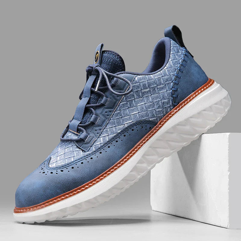 Large size lightweight casual sports shoes